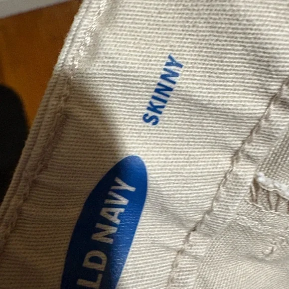 Old Navy Big Girls Khaki Chinos - Picture 10 of 10